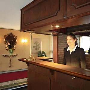 *** Hotel Lafayette Germany